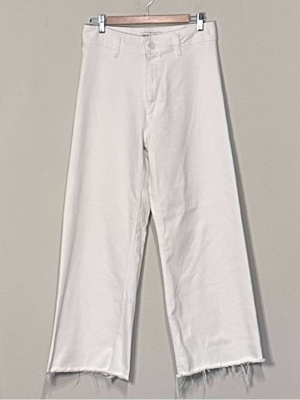 Zara | high rise white wide leg crop denim frayed hem